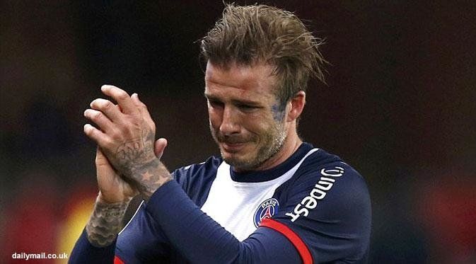 David Beckham menangis di pertandingan terakhirnya sebagai pemain sepakbola profesional. Copyright: © Dailymail.co.uk