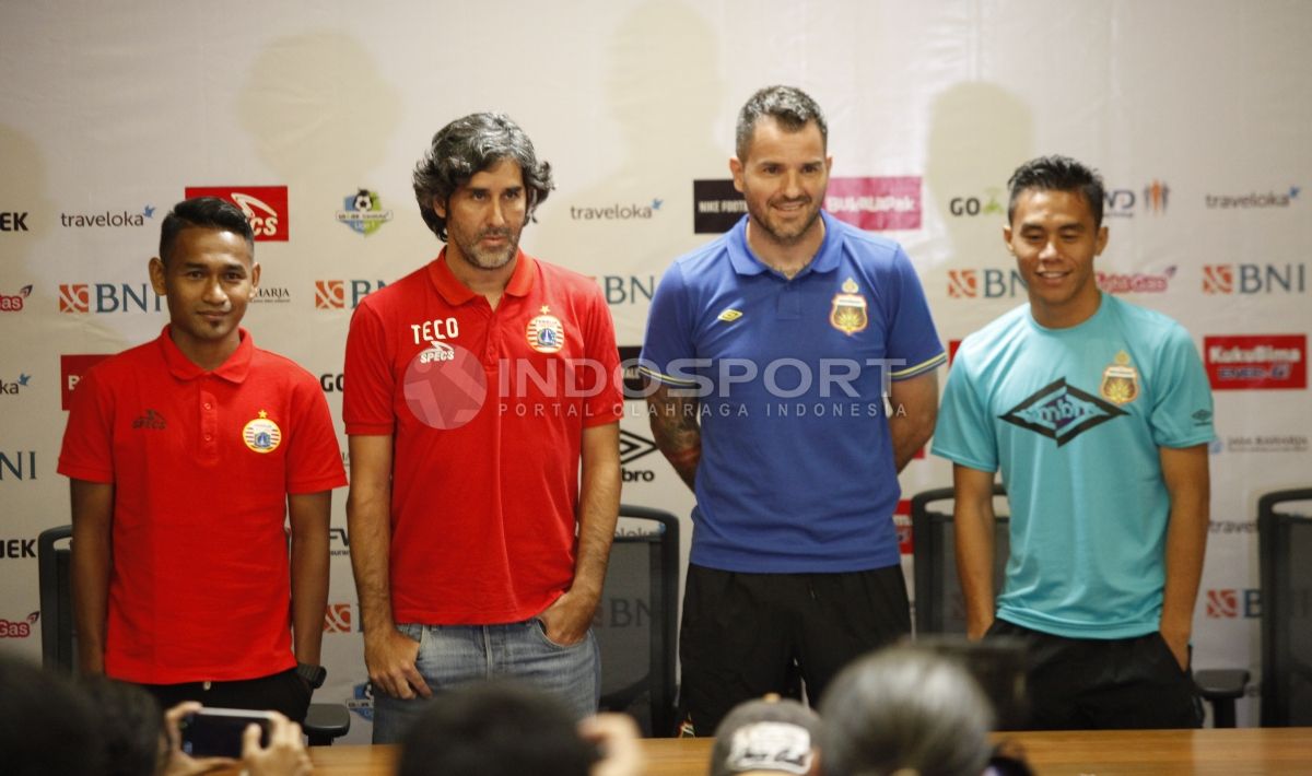 Konferensi Pers Persija dan Bhayangkara FC. Copyright: © INDOSPORT/Herry Ibrahim