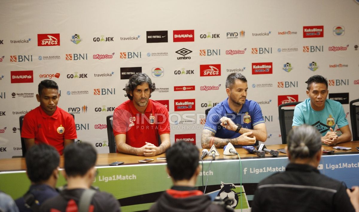 Konferensi Pers Persija dan Bhayangkara FC. Copyright: © INDOSPORT/Herry Ibrahim