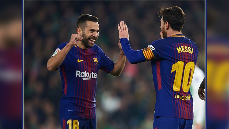 Jordi Alba dan Lionel Messi, dua pemain bintang Barcelona. Copyright: © INDOSPORT