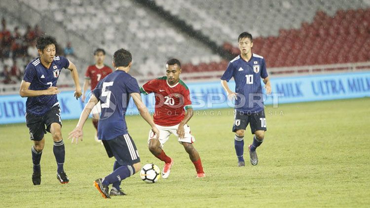 Timnas U-19 vs Jepang U-19. Copyright: © INDOSPORT/Abdurrahman Ranala