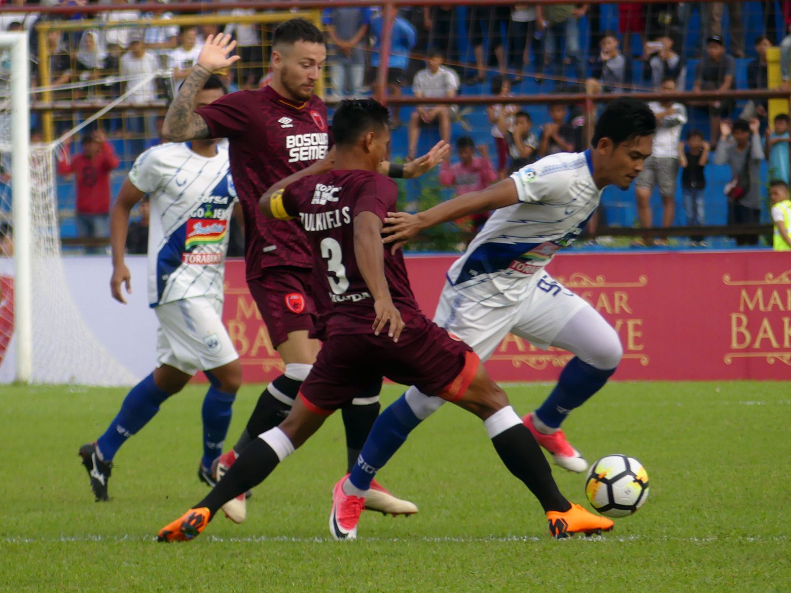 Selebrasi pemain PSIS Semarang saat mencetak gol. Copyright: Â© liga-indonesia.id