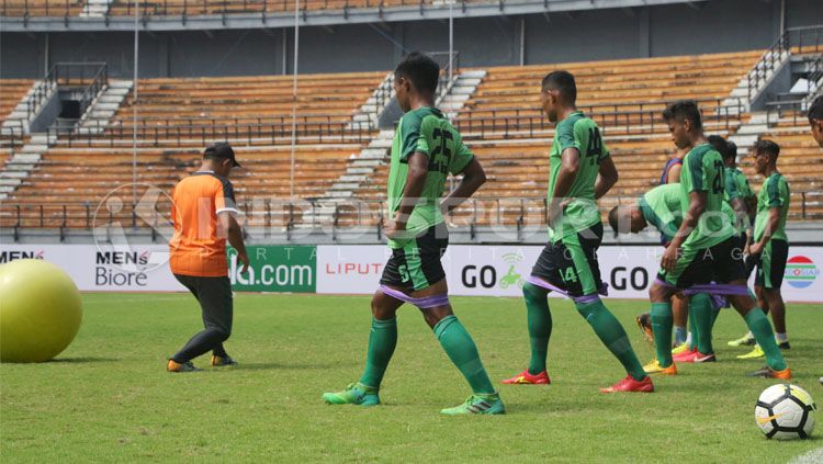 Persebaya Surabaya saat sedang latihan. Copyright: © Fitra Herdian/INDOSPORT