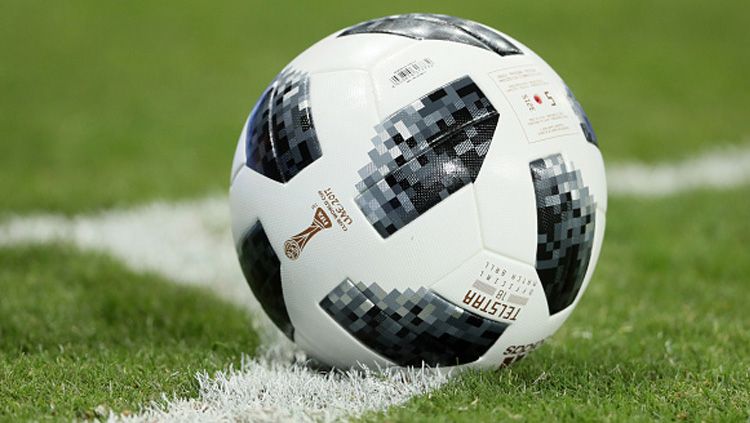 Telstar 18, bola hasil buatan dari Majalengka yang akan digunakan di Piala Dunia 2018. Copyright: © INDOSPORT