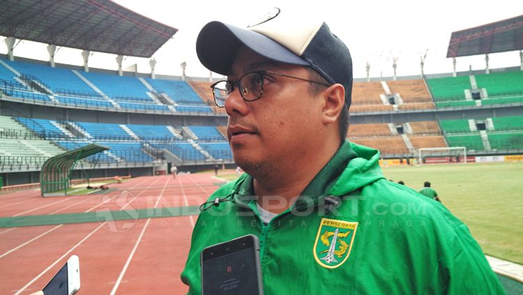 Manajer Persebaya Surabaya Chairul Basalamah. Copyright: © Fitra Herdian/INDOSPORT