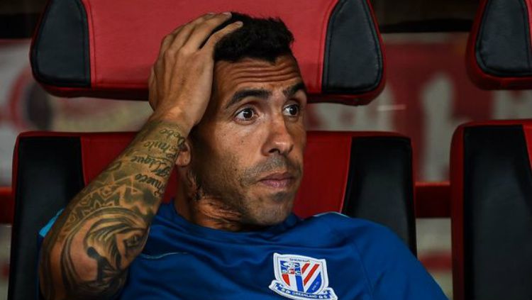 Carlos Tevez gagal mencapai ekspektasi di Shanghai Shenhua. Copyright: © AFP