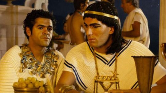 Zinedine Zidane di film Asterix at the Olympic Games. Copyright: &copy; Daily Mail