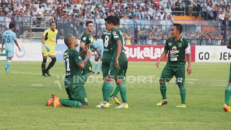 Aksi selebrasi pemain Persebaya Surabaya. Copyright: © Fitra Herdian/INDOSPORT