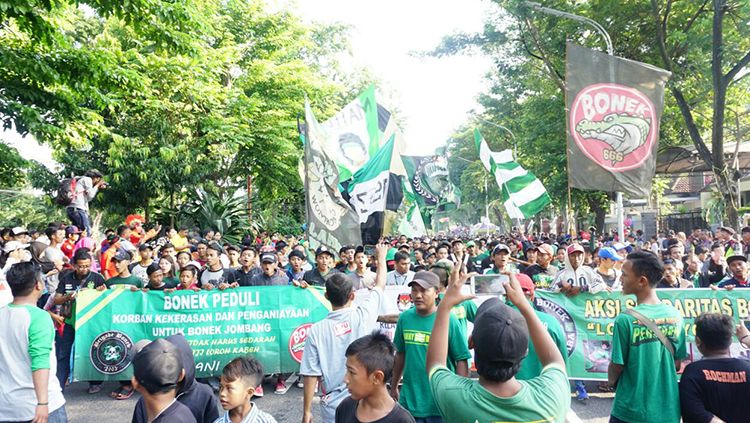 Bonek, pendukung Persebaya Surabaya Copyright: © Fitra Herdian/INDOSPORT