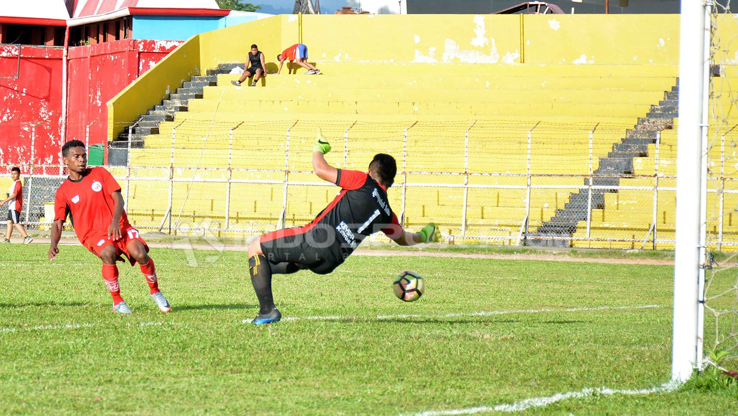 Semen Padang saat menghadapi Gasliko Kabupaten limapuluh kota dalam laga uji coba. Copyright: © Taufik Hidayat/INDOSPORT.COM