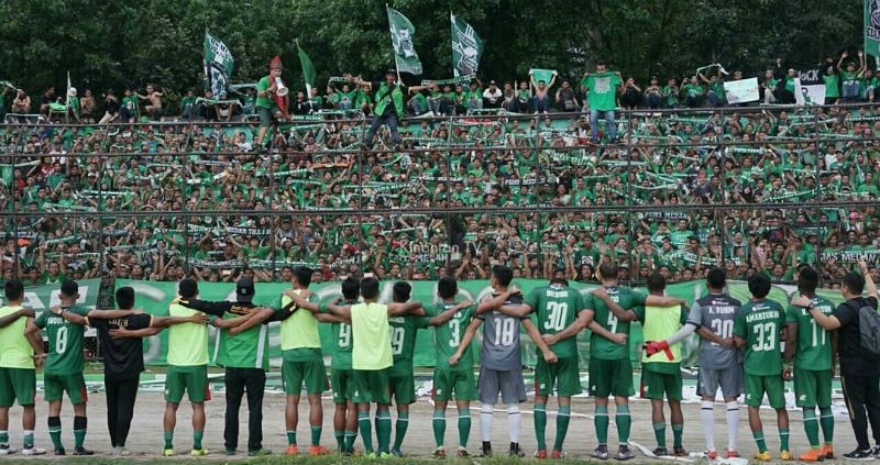 Suporter PSMS Medan Copyright: © instagram.com/kinantan.tv