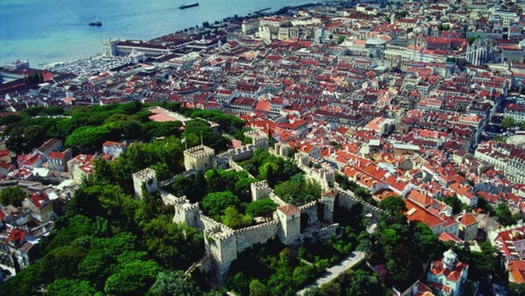 Pemandangan kota Lisbon dari atas. Copyright: © Portugal Holidays