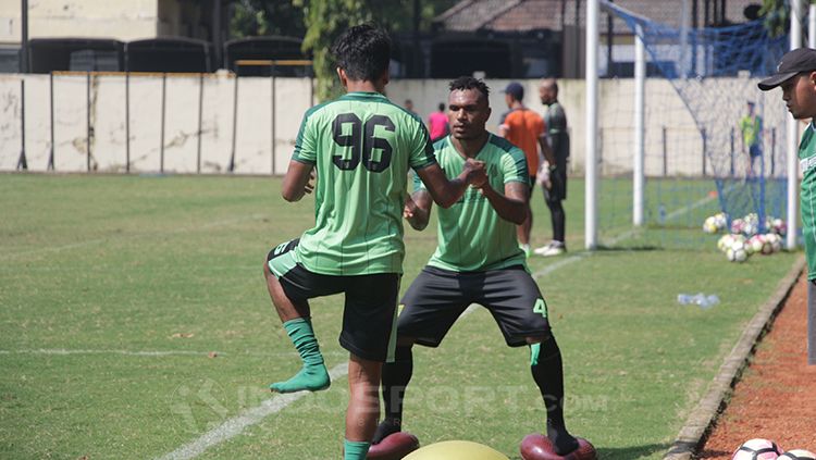 Latihan Persebaya Surabaya. Copyright: © Fitra Herdian/INDOSPORT