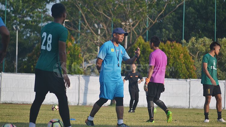 Rahmad Darmawan latihan bersama timnya Sriwijaya FC. Copyright: © Muhammad Effendi/INDOSPORT