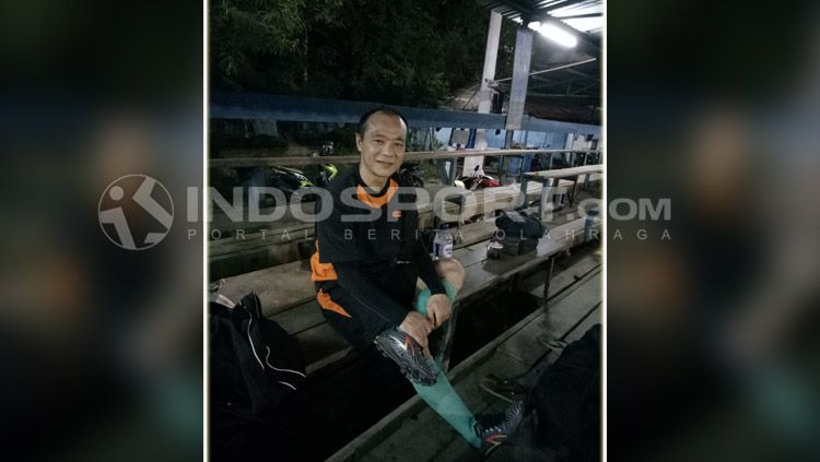 Ibro Tjie, pemain tim amatir Indonesia, Enjoy Aja FC sekaligus pencetus turnamen U40. Copyright: © Yohanes Ishak/INDOSPORT