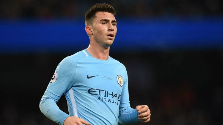 Manchester City kabarnya tengah mencari pengganti Aymeric Laporte yang cedera. Copyright: © 90min