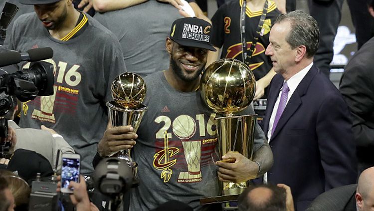 LeBron James, saat memberikan Cleveland Cavaliers gelar juara. Copyright: © Getty Images
