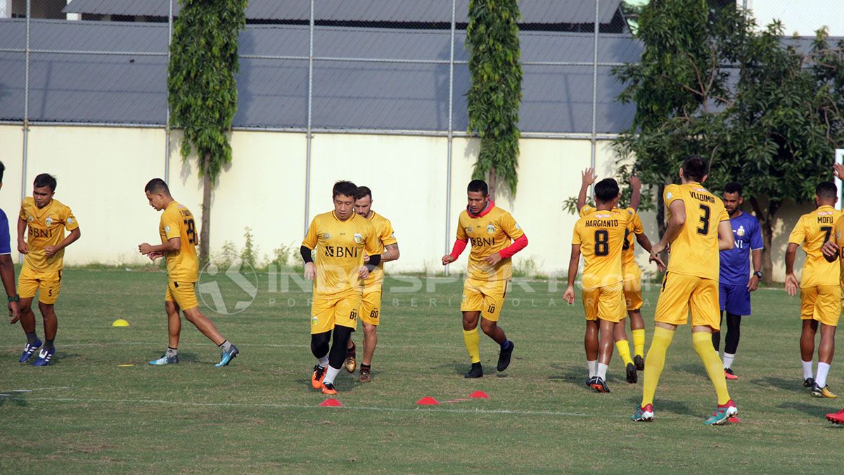 Latihan Bhayangkara FC. Copyright: © Fitra Herdian/INDOSPORT.COM