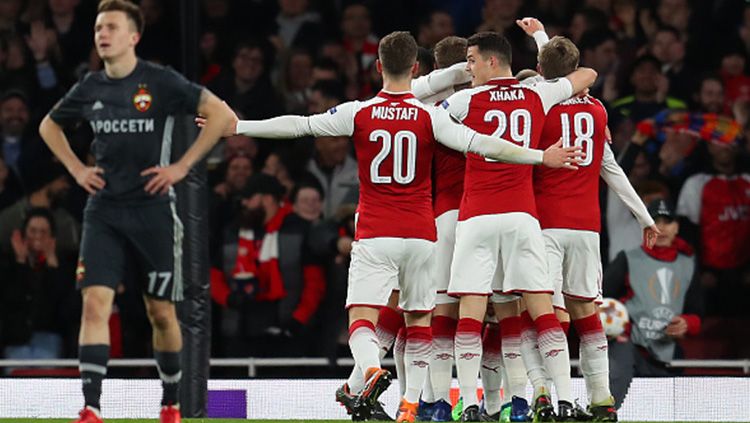 Para penggawa Arsenal berselebrasi usai berhasil mencetak gol ke gawang CSKA Moscow. Copyright: © Getty Image