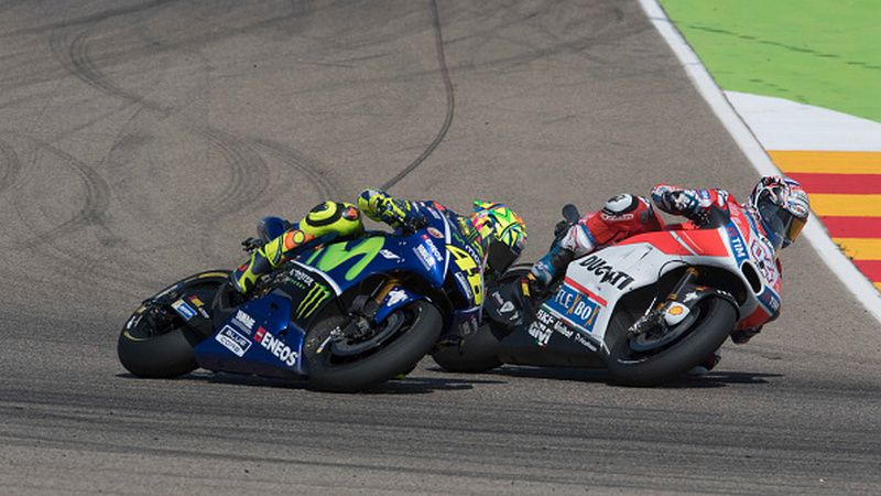 Valetino Rossi dan Andrea Dovizioso. Copyright: © Getty Image