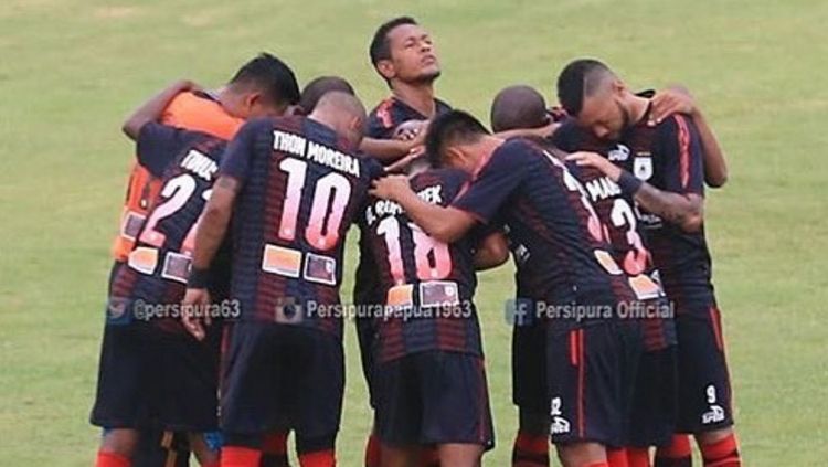 Aksi selebrasi pemain Persipura Jayapura. Copyright: Â© Twitter@Liga1Match