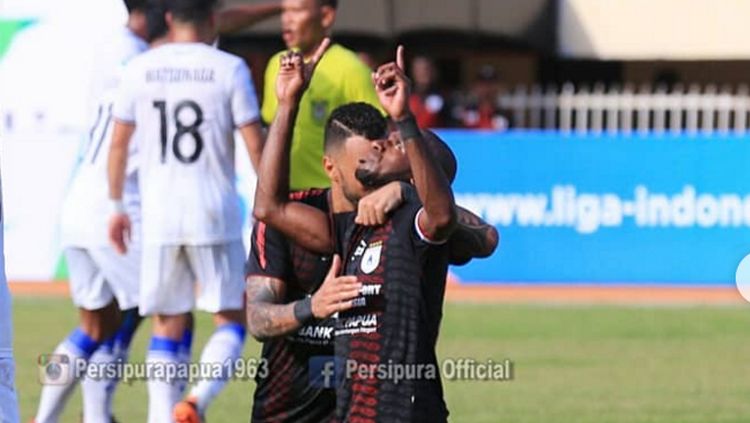 Aksi selebrasi pemain Persipura Jayapura. Copyright: Â© Twitter@Liga1Match