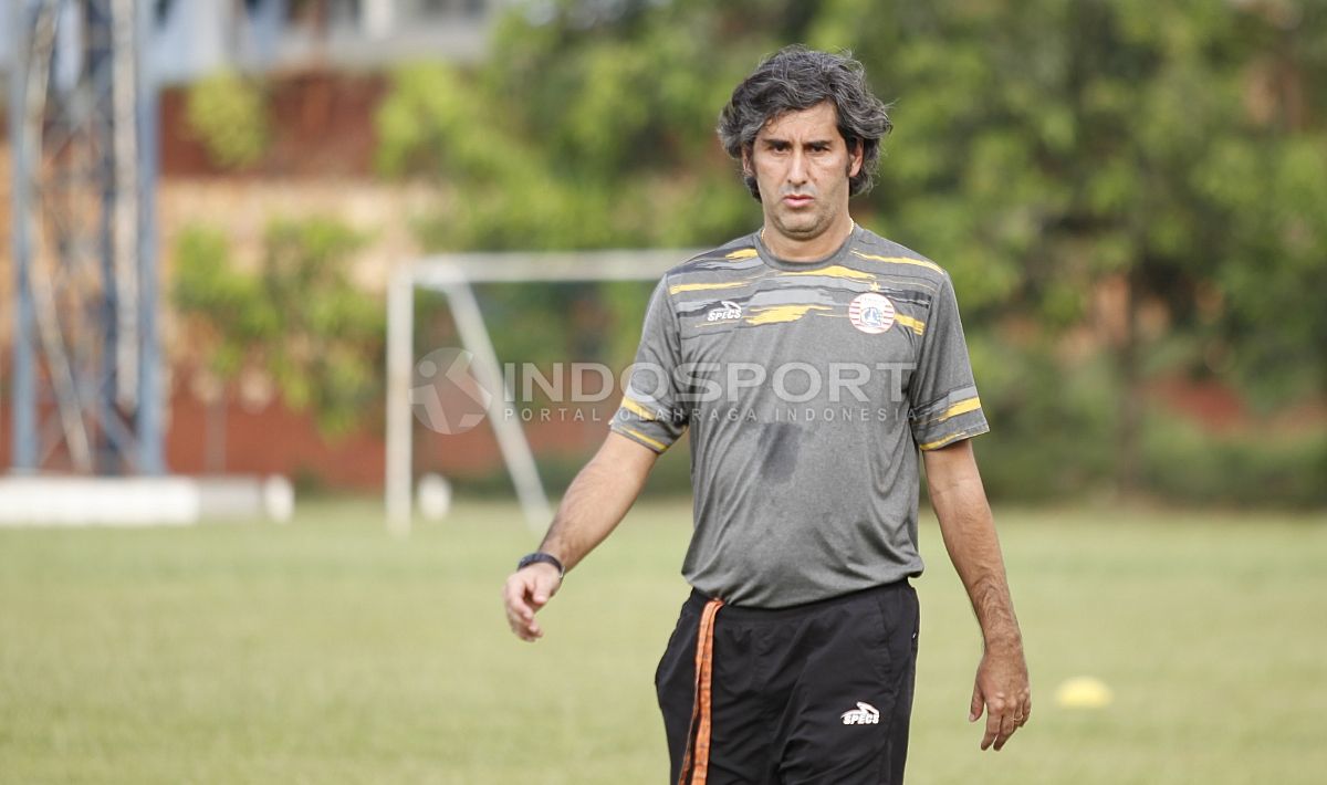 Pelatih Persija Jakarta, Stefano Cugurra Teco. Copyright: © Herry Ibrahim/INDOSPORT