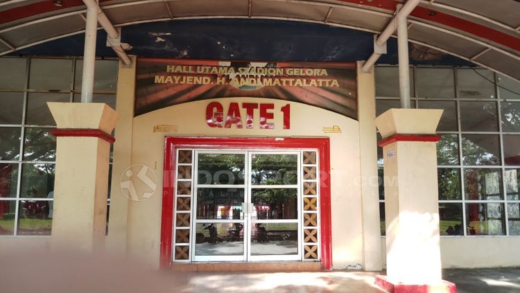 Gerbang satu masuk Stadion Andi Mattalata. Copyright: &copy; Wira Wahyu Utama/INDOSPORT