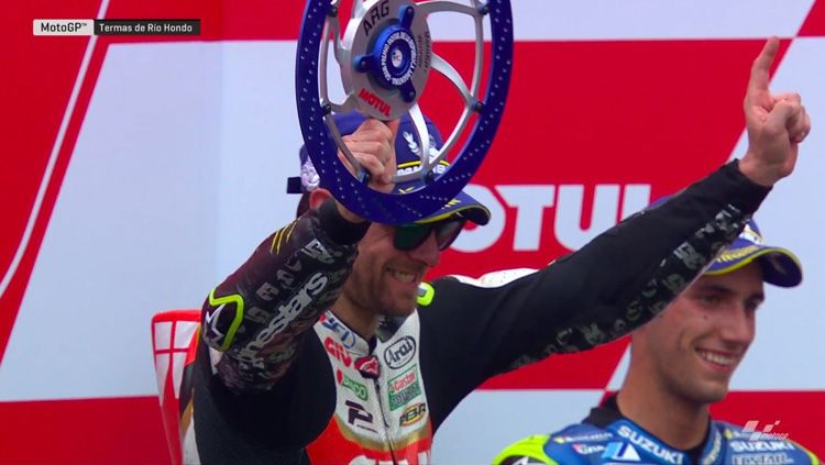 Cal Crutchlow berhasil keluar sebagai juara di MotoGP Argentina. Copyright: © INDOSPORT