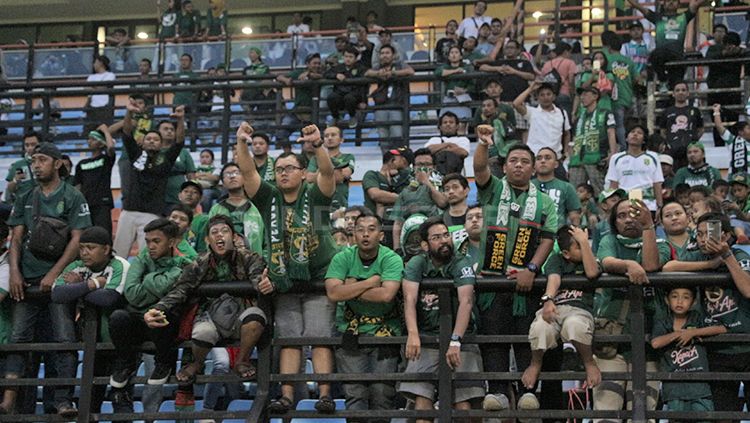 Bonek, kelompok pendukung Persebaya Surabaya. Copyright: © Fitra Herdian/INDOSPORT