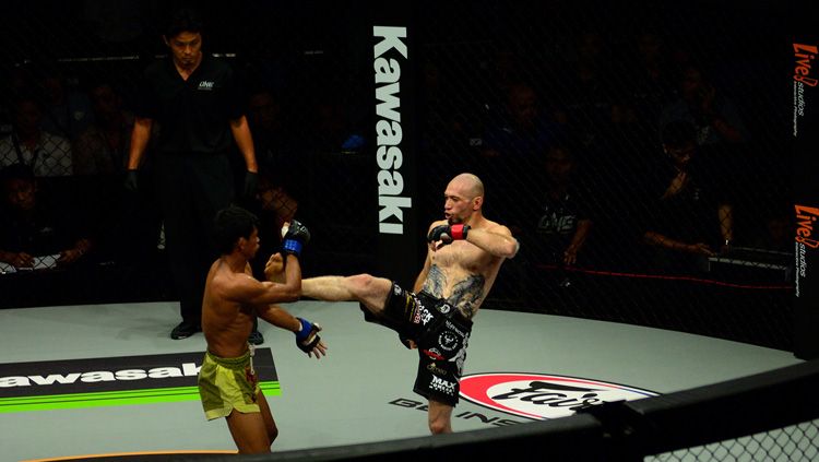 Max Metino saat masih menjadi petarung MMA. Copyright: © extremesportindonesia