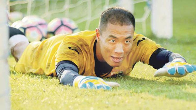 Kiper legendaris Persipura Jayapura, Yoo Jae-hoon Copyright: © kaltimpost