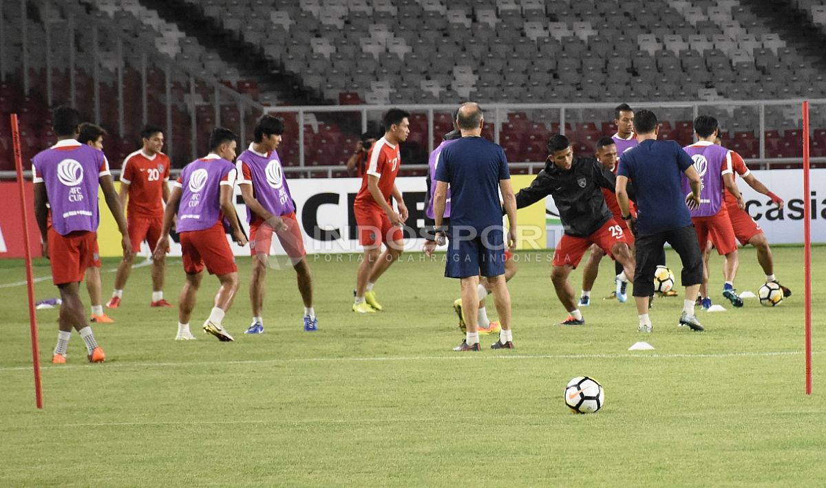 Latihan tim Johor Darul Ta'zim (JDT) di Stadion Utama Gelora Bung Karno (SUGBK). Copyright: &copy; Herry Ibrahim/INDOSPORT