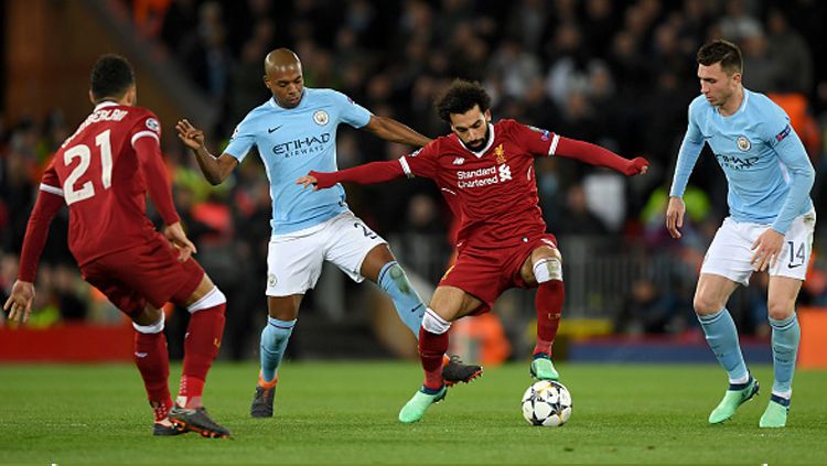 Fernandinho saat melawan Liverpool di leg pertama. Copyright: © Getty Image