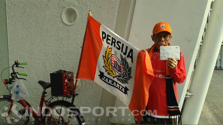 Suyatman alias Babe Dayat. Copyright: &copy; INDOSPORT/Petrus Manus Da'Yerimon