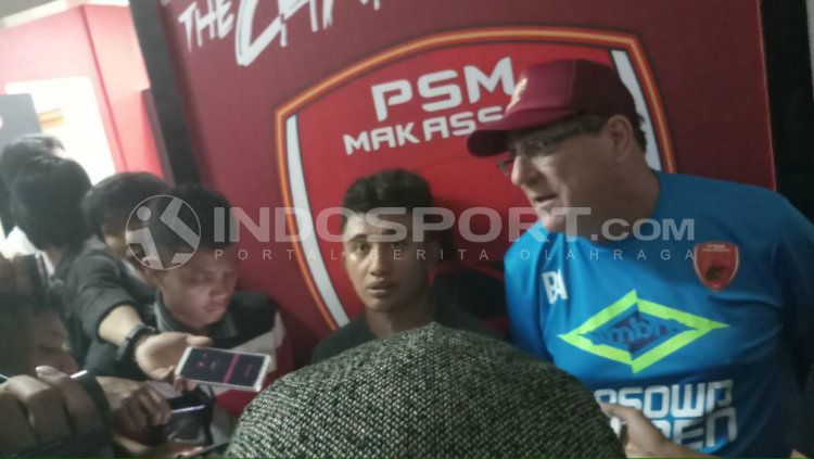 Pelatih PSM Makassar, Robert Rene Alberts. Copyright: © Wira Wahyu Utama/INDOSPORT