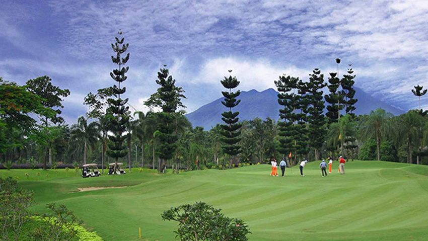 Ilustrasi lapangan Golf. Copyright: © Getty Images