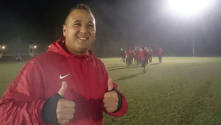 Mantan striker naturalisasi Timnas Indonesia, Jhonny van Beukering, mengaku bahagia  karena kini bekerja sebagai satpam di klub stripis Tilburg, Belanda. Copyright: © Getty Images