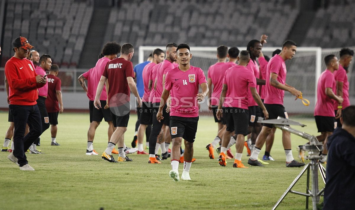 Borneo FC saat latihan jelang lawan Persija Jakarta. Copyright: © Herry Ibrahim/INDOSPORT