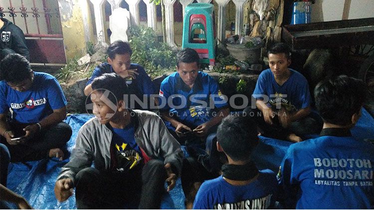 Bobotoh menampilkan dua desain mozaik 3D berbeda di dua laga kandang. Copyright: © Fitra Herdian/INDOSPORT