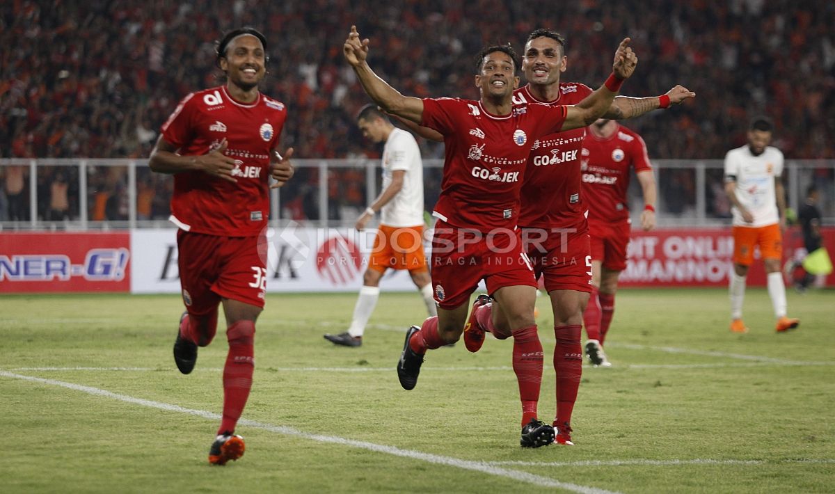 Para pemain Persija saat merayakan gol ke gawang Borneo. Copyright: © INDOSPORT/Herry Ibrahim