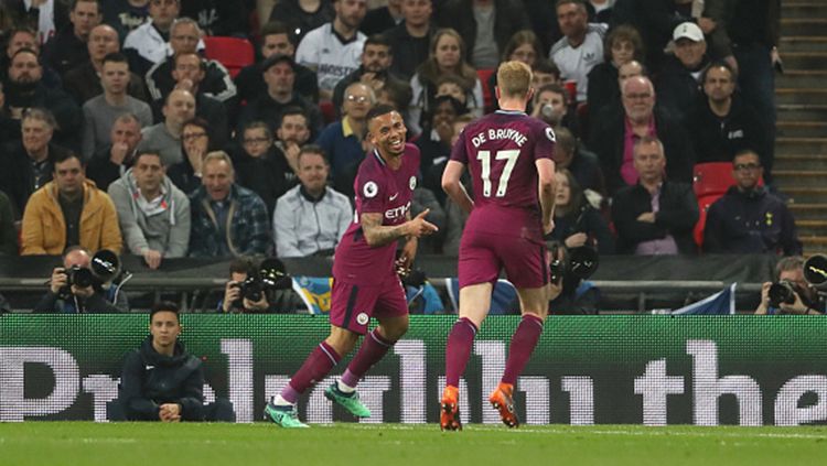 Gabriel Jesus berselebrasi usai membuka keunggulan Man City atas Hotspur di Wembley Stadium. Copyright: © Getty Images