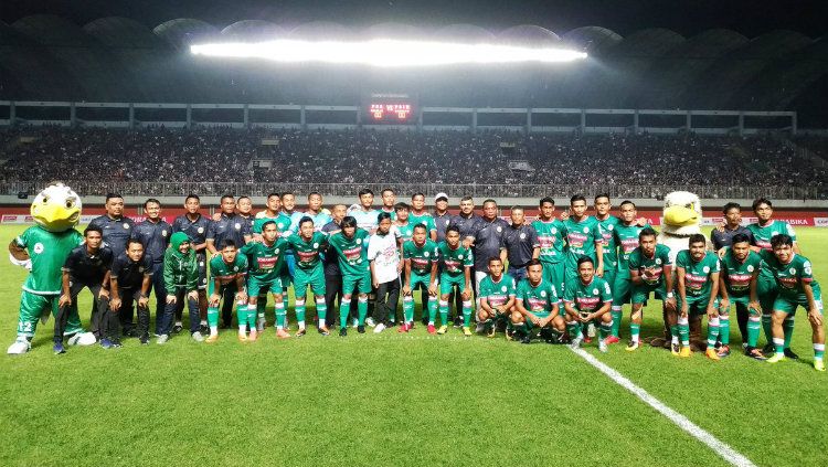 Skuat PSS Sleman saat peluncuran jelang Liga 2 2018. Copyright: © Twitter/@ELJA_Kaskus