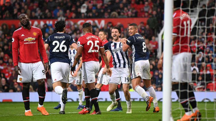 Salah satu bukti rapuhnya lini pertahanan Manchester United saat melawan West Brom pada akhir pekan kemarin. Copyright: © Getty Images