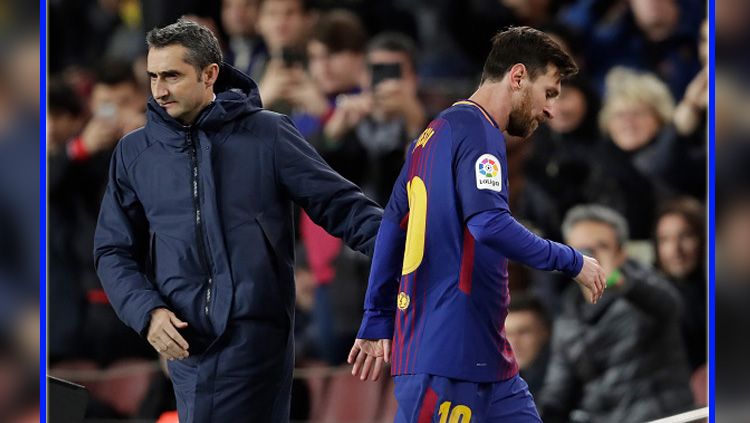 Pelatih dan pemain megabintang Barcelona, Ernesto Valverde dan Lionel Messi. Copyright: © Getty Images