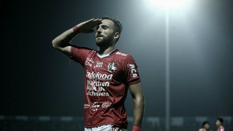 Penyerang Bali United Ilija Spasojevic cetak satu gol di babak pertama kontra PSM Makassar. Copyright: © Twitter/@BaliUtd