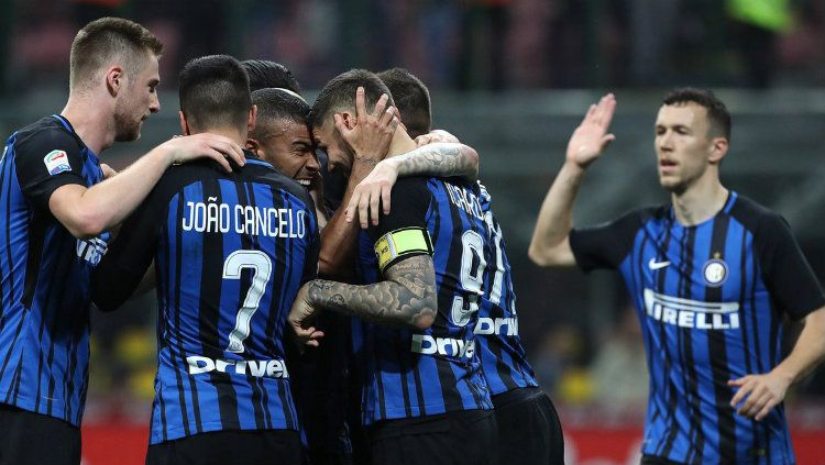Para pemain Inter Milan merayakan selebrasi. Copyright: © Getty Images
