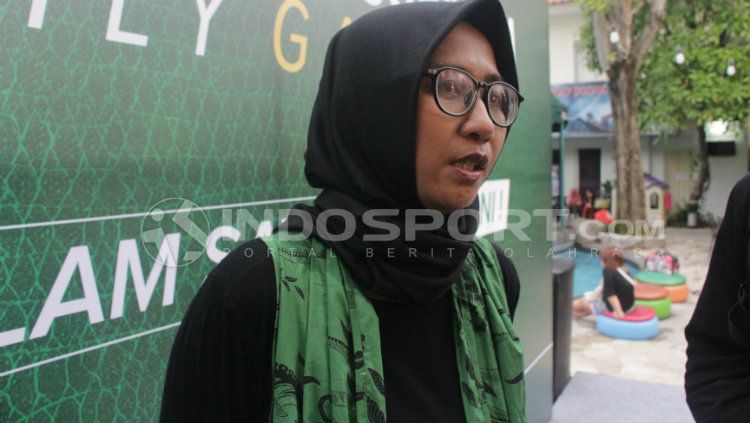 Komisaris Persebaya Surabaya Isna Fitriana. Copyright: © Fitra Herdian/INDOSPORT