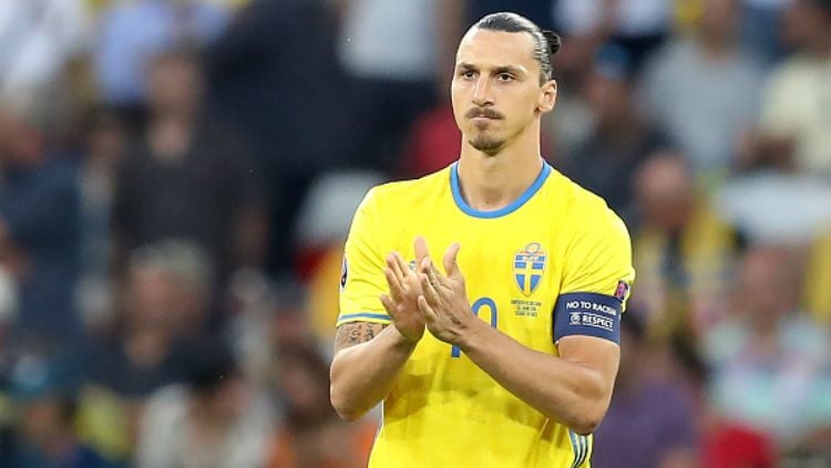 Sempat pensiun dari sepak bola internasional sejak 2016, Zlatan Ibrahimovic kembali dipanggil timnas Swedia untuk laga kualifikasi Piala Dunia 2022 bulan ini. Copyright: © Getty Images