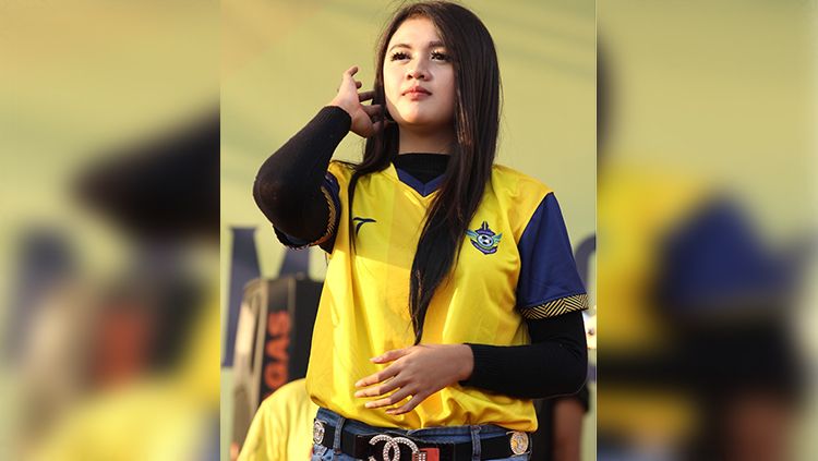 Model launching jersey Gresik United. Copyright: © INDOSPORT